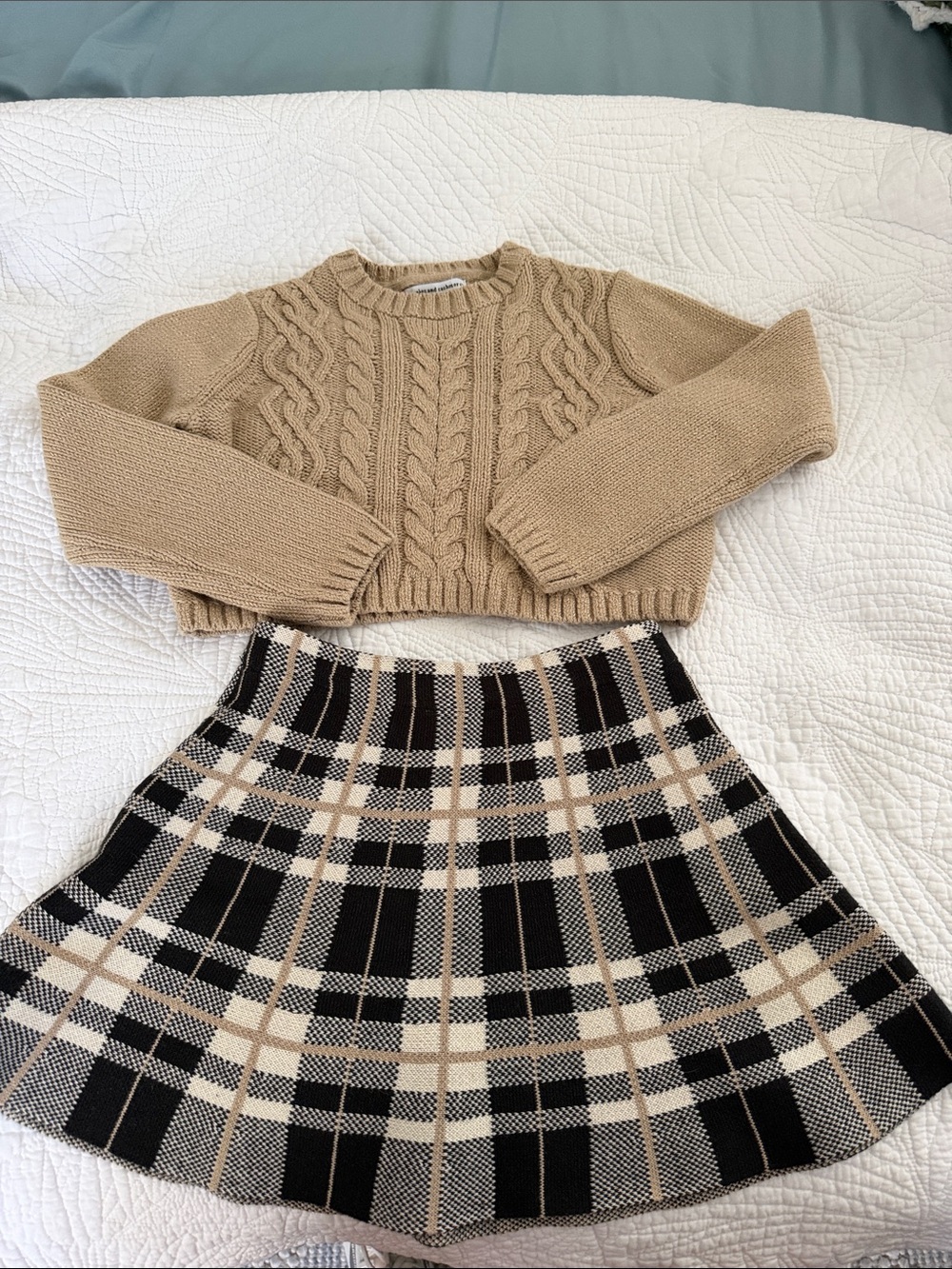 cupcakes & cashmere Beige Cable-Knit Crew Sweater & Plaid Skirt Set